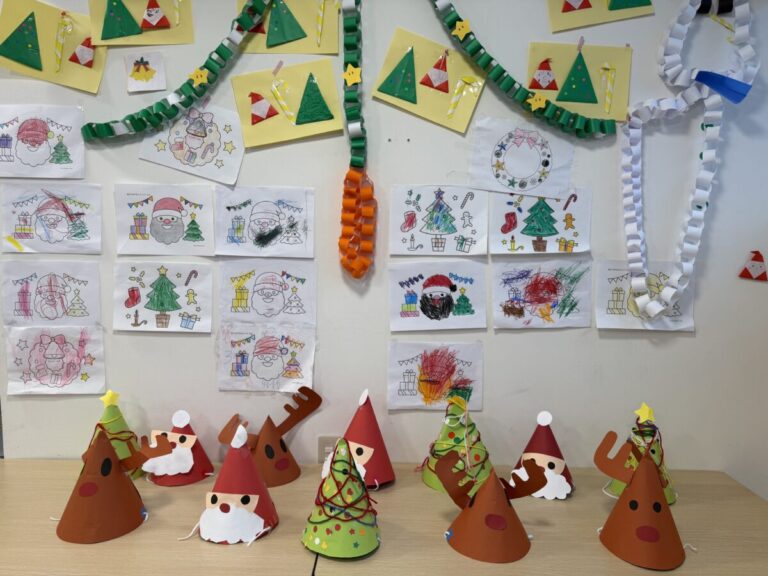 クリスマス会で製作した作品の展示